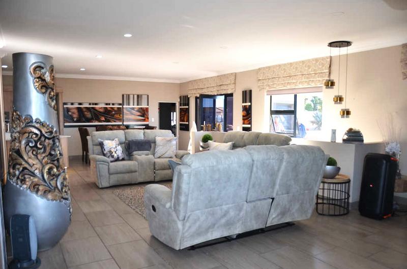 5 Bedroom Property for Sale in Island View Western Cape